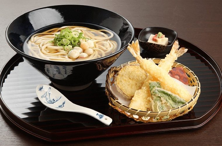 うどんセット( 温・冷 ) / 季節の天ぷら・胡麻豆腐付